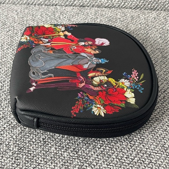 Disney Villains Black Cosmetic Bag - Picture 9 of 16